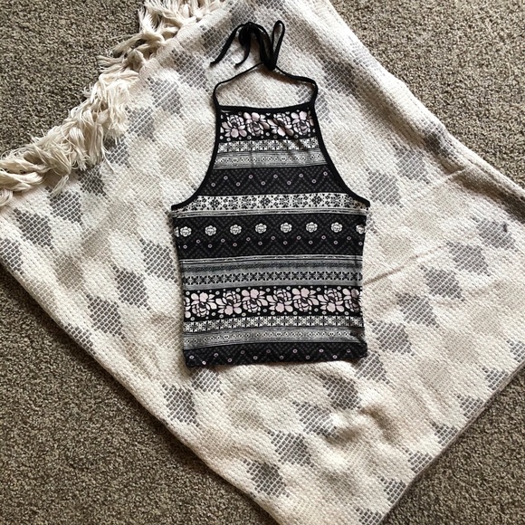 AE soft & sexy halter top bundle - Picture 2 of 12